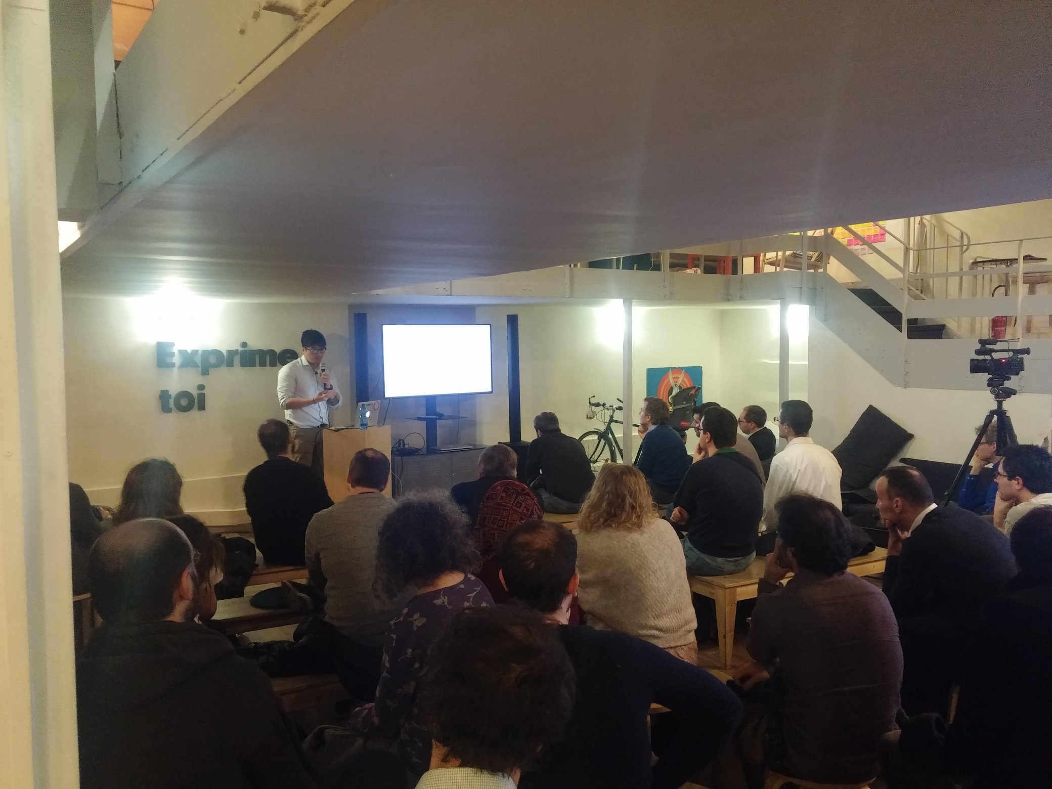 /general/graphql-talk.jpeg /general/graphql-talk.jpeg